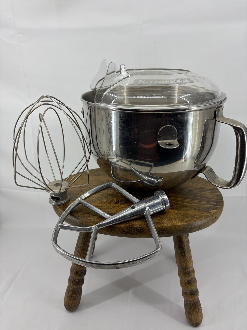 KitchenAid 6 quart Stainless Steel Mixing Bowl, Wisk, Beater, Pouring Shield